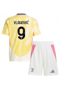 Fotbalové Dres Juventus Dusan Vlahovic #9 Dětské Venkovní Oblečení 2024-25 Krátký Rukáv (+ trenýrky)